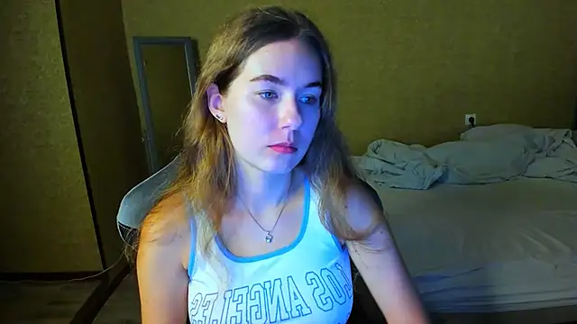EmilyPaw online show from 07-18-26, 06:23