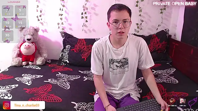 Tina 4 Charlie online show from 11-21-25, 01:54