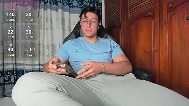 Amon  ashford online show from 02-11-26, 01:54