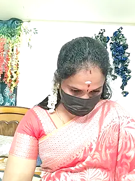 Snapshot of Tamil_Aathira chatting on 10-05-25, 05:44 Tamil Aathira online show from 10-05-25, 05:44