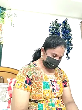 Snapshot of Tamil_Aathira chatting on 10-25-25, 05:19 Tamil Aathira online show from 10-25-25, 05:19