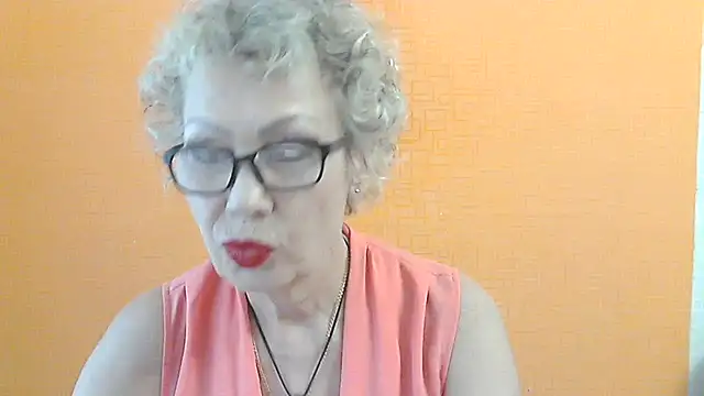 Snapshot of NessyJenixs chatting on 06-29-26, 01:11 NessyJenixs online show from 06-29-26, 01:11