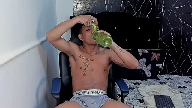 carlos alber12 online show from 11-10-25, 04:17