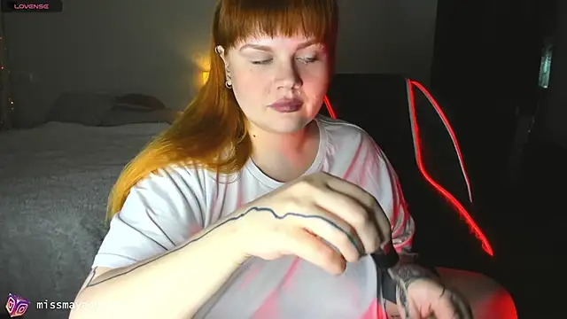Snapshot of missmayaqueen chatting on 05-24-26, 08:03 missmayaqueen online show from 05-24-26, 08:03