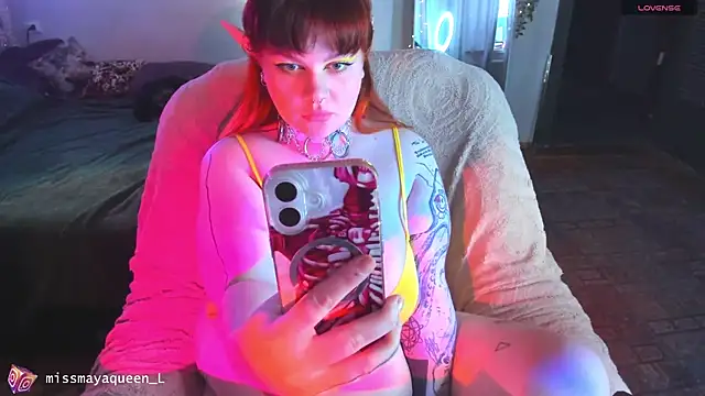Snapshot of missmayaqueen chatting on 07-11-26, 12:19 missmayaqueen online show from 07-11-26, 12:19