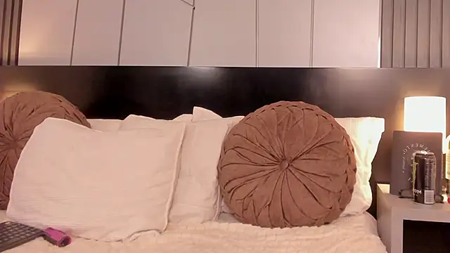 fiorella paris online show from 09-28-25, 08:14