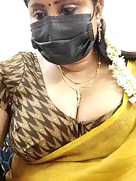 Queenflowerr online show from 01-26-25, 06:48