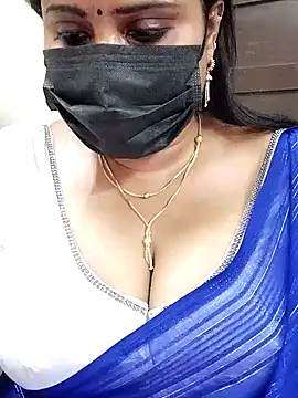 Queenflowerr online show from 01-27-25, 10:38