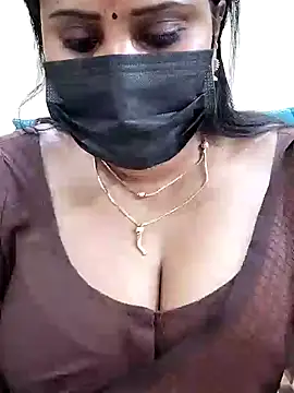 Queenflowerr online show from 02-11-25, 11:54