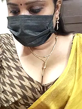 Queenflowerr online show from 02-17-25, 10:18