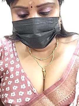 Queenflowerr online show from 02-26-25, 03:41