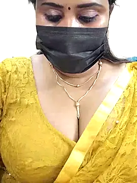 Queenflowerr online show from 03-10-25, 06:45