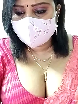 Queenflowerr online show from 09-11-25, 05:46