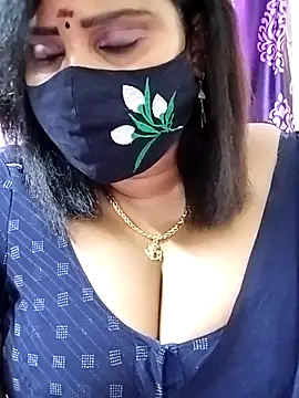 Queenflowerr online show from 09-27-25, 04:34