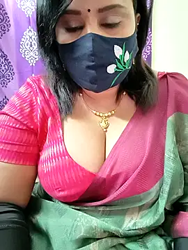 Queenflowerr online show from 11-08-25, 10:15