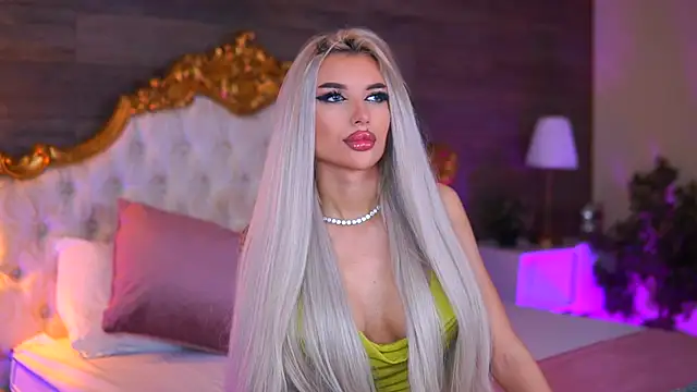 Juicy Jessye online show from 12-17-25, 09:32