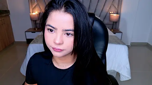 Snapshot of Layla_Breezee chatting on 06-05-26, 11:05 Layla Breezee online show from 06-05-26, 11:05