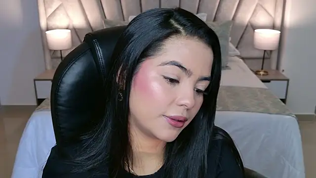 Layla Breezee online show from 07-10-26, 11:57