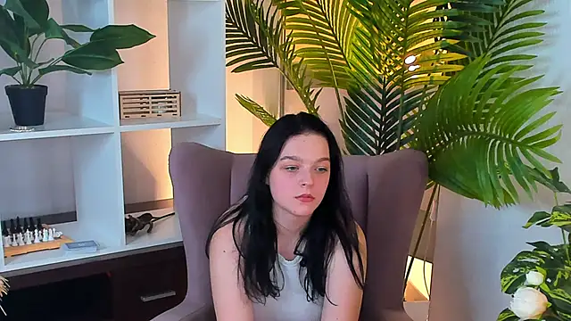 Snapshot of GladysHewell chatting on 01-27-25, 05:15 GladysHewell online show from 01-27-25, 05:15