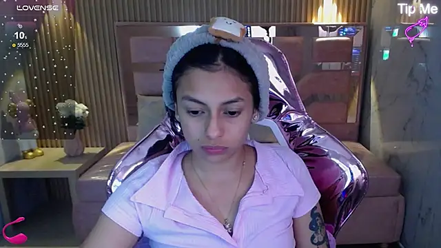 Snapshot of lilith_petit_sub chatting on 02-07-25, 01:01 lilith petit sub online show from 02-07-25, 01:01