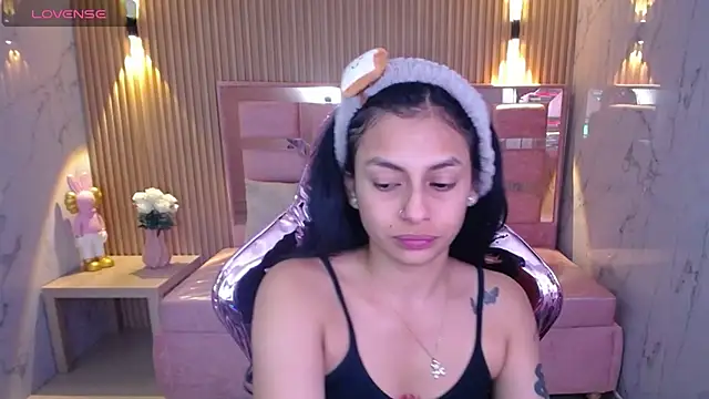Snapshot of lilith_petit_sub chatting on 02-08-25, 01:01 lilith petit sub online show from 02-08-25, 01:01