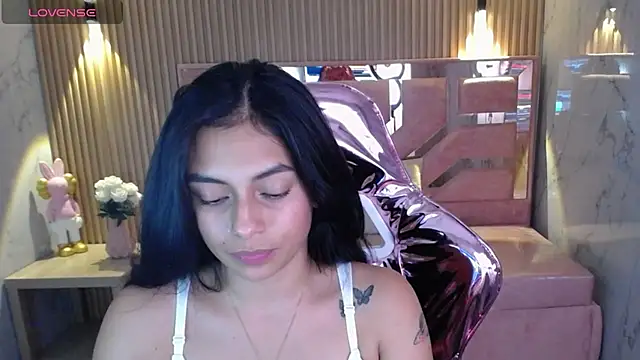 Snapshot of lilith_petit_sub chatting on 02-13-25, 05:01 lilith petit sub online show from 02-13-25, 05:01