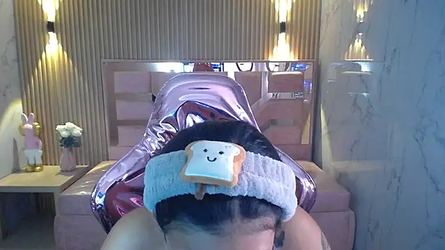 Snapshot of lilith_petit_sub chatting on 02-15-25, 01:05 lilith petit sub online show from 02-15-25, 01:05