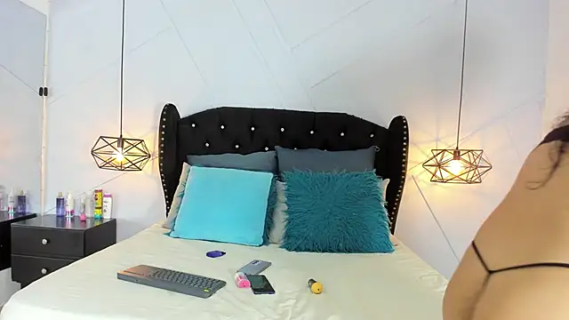 couple latin69 online show from 02-05-25, 07:31