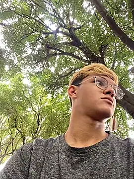 izan 20 online show from 03-21-25, 03:57