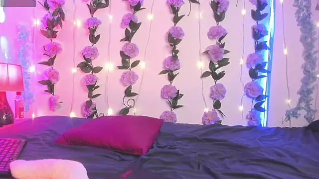 izan 20 online show from 04-18-26, 07:07