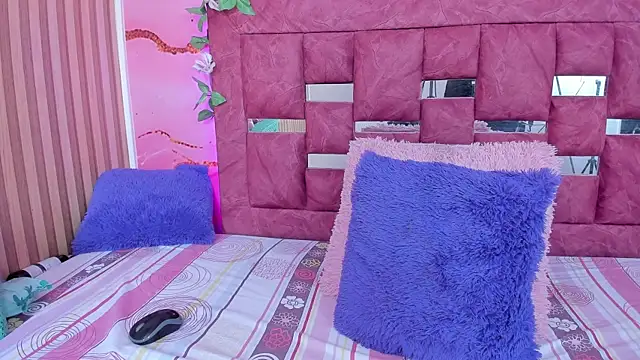 scarlett  evans  online show from 11-11-25, 06:19