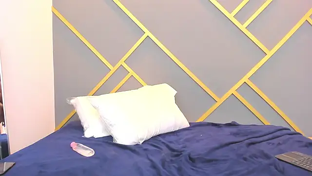 Alaia Colins online show from 02-16-25, 06:54