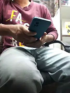 Snapshot of RaviRoy2326 chatting on 01-29-25, 03:04 RaviRoy2326 online show from 01-29-25, 03:04