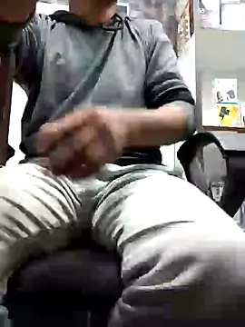 Snapshot of RaviRoy2326 chatting on 02-02-25, 01:19 RaviRoy2326 online show from 02-02-25, 01:19