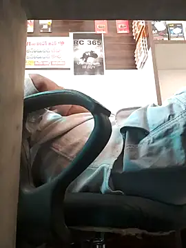 Snapshot of RaviRoy2326 chatting on 02-13-25, 06:41 RaviRoy2326 online show from 02-13-25, 06:41