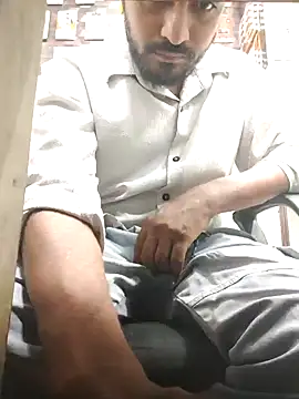 Snapshot of RaviRoy2326 chatting on 02-13-25, 02:20 RaviRoy2326 online show from 02-13-25, 02:20