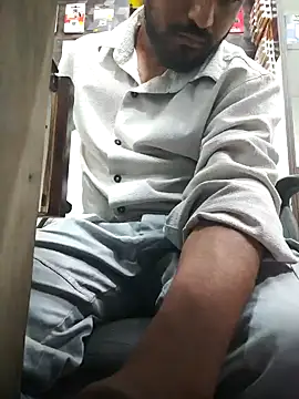 Snapshot of RaviRoy2326 chatting on 02-14-25, 06:56 RaviRoy2326 online show from 02-14-25, 06:56