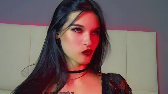 Snapshot of BeverlyMost chatting on 03-18-25, 11:31 BeverlyMost online show from 03-18-25, 11:31