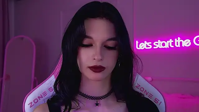 Snapshot of BeverlyMost chatting on 03-19-25, 09:37 BeverlyMost online show from 03-19-25, 09:37