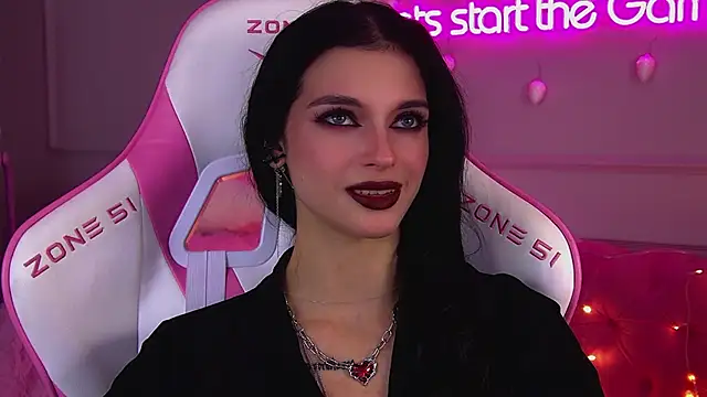 BeverlyMost online show from 12-04-25, 06:34