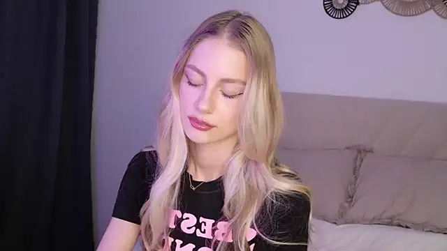 Snapshot of GabriellaOlsen chatting on 06-18-26, 01:26 GabriellaOlsen online show from 06-18-26, 01:26