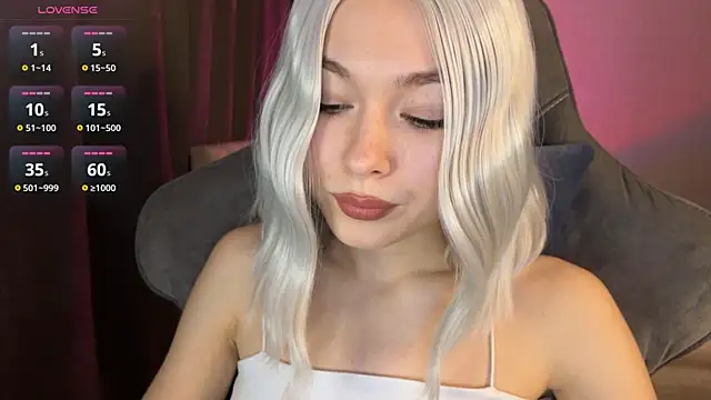 Snapshot of Ohmy_Nora_ chatting on 06-03-26, 01:46 Ohmy Nora online show from 06-03-26, 01:46