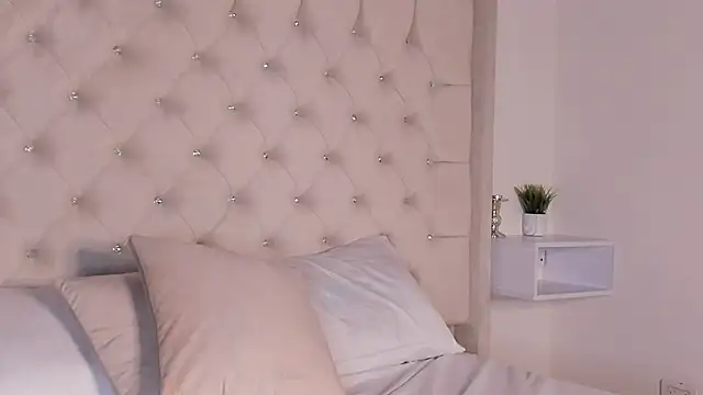 bella bloomg online show from 01-30-25, 10:19