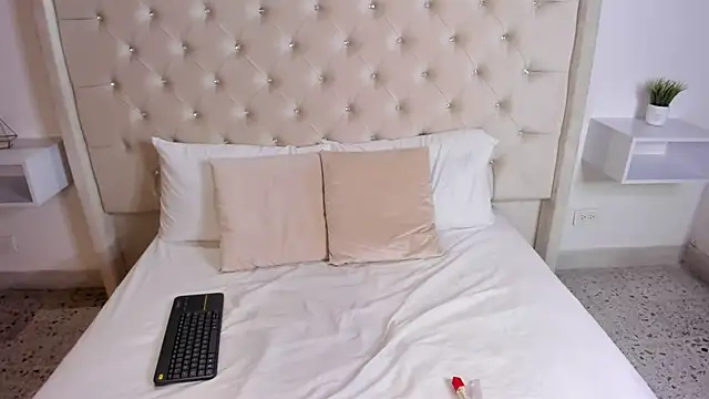 bella bloomg online show from 02-21-25, 10:48