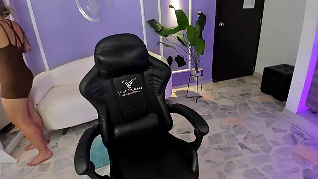 alaia greyy online show from 09-13-25, 01:44