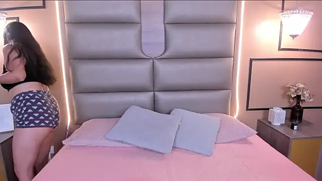 CAYLINCOLLINS online show from 03-05-25, 03:18