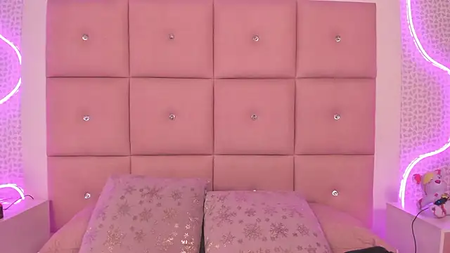 CAYLINCOLLINS online show from 02-07-26, 03:54