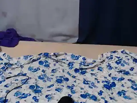 Snapshot of Prettysharrie chatting on 01-25-25, 11:34 Prettysharrie online show from 01-25-25, 11:34
