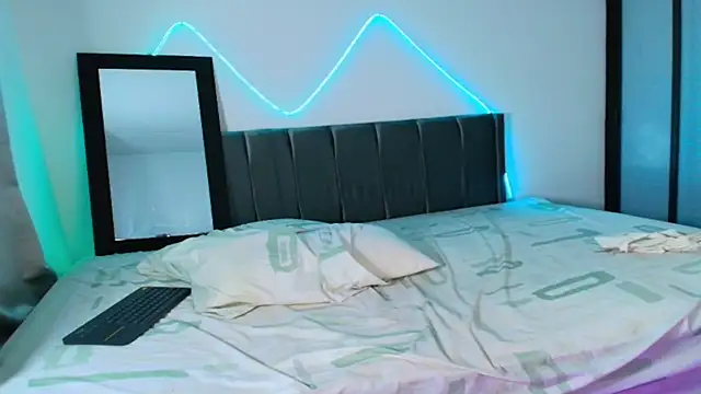 gisell363472 online show from 11-14-25, 01:26