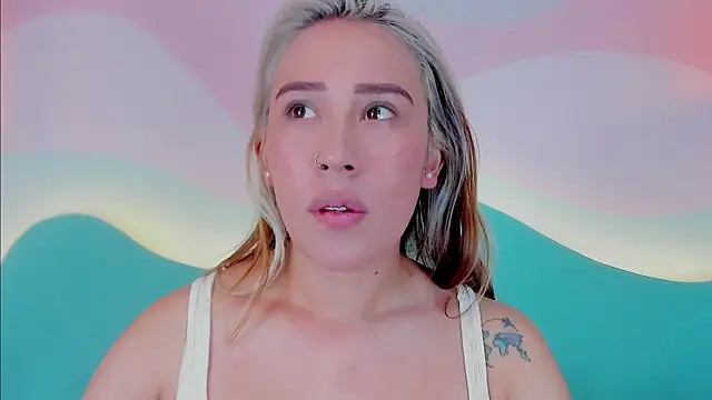 Lannajansen online show from 10-27-25, 05:17